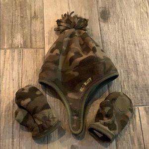Old Navy camo microfleece hat & mitten bundle, S